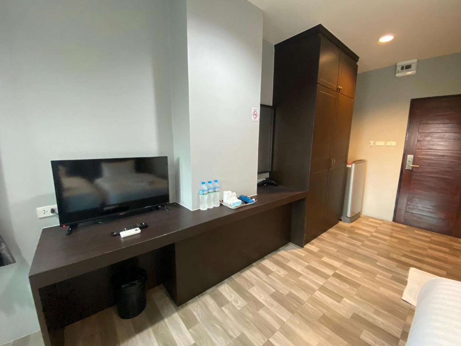 Grand Inter Hotel Samut Sakhon Pokoj fotografie